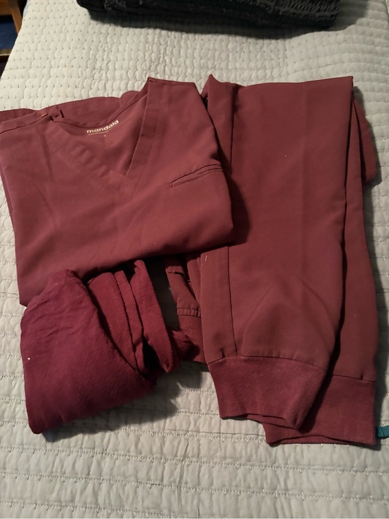 Mandala Tops - Mandal Scrub Set-  V-Neck Scrub Top and Jogger Set - Burgundy